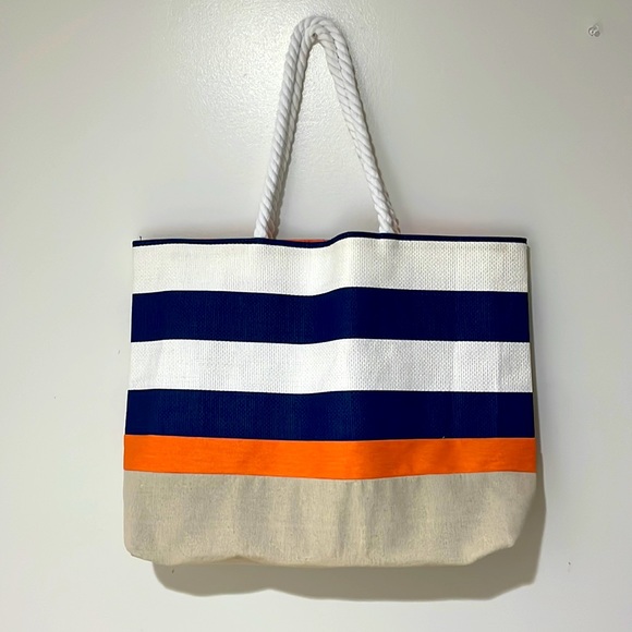 DSW Tote - Picture 1 of 5